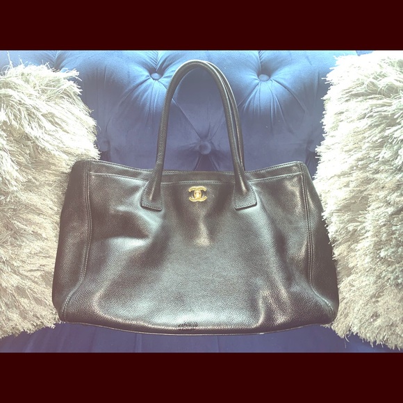 Gently used authentic Chanel bag - Picture 1 of 10